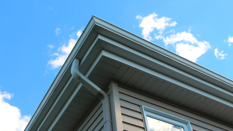 Continuous Gutters Come in a Variety of Materials